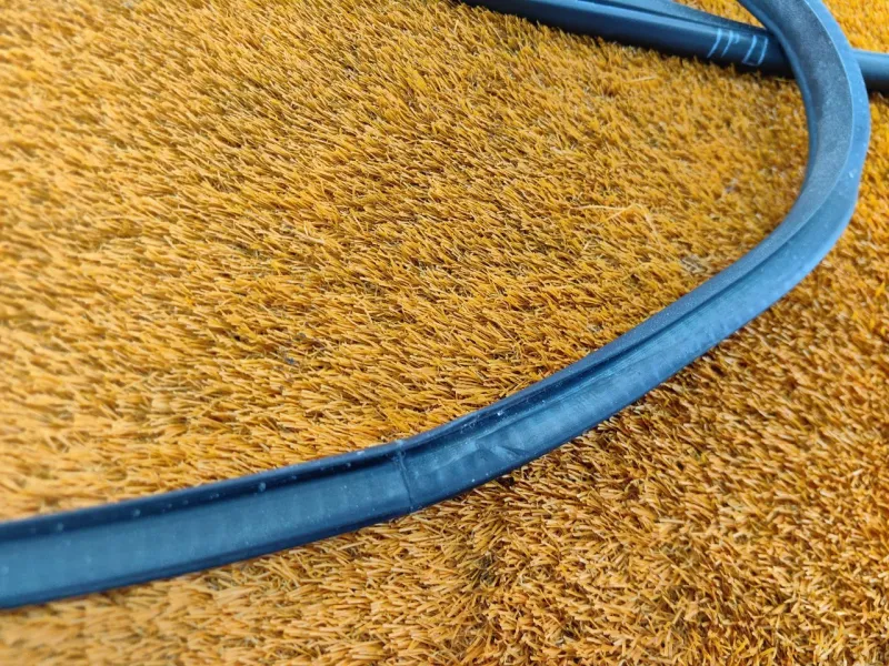 Уплотнитель проема двери