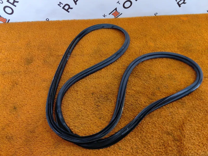 Уплотнитель багажника