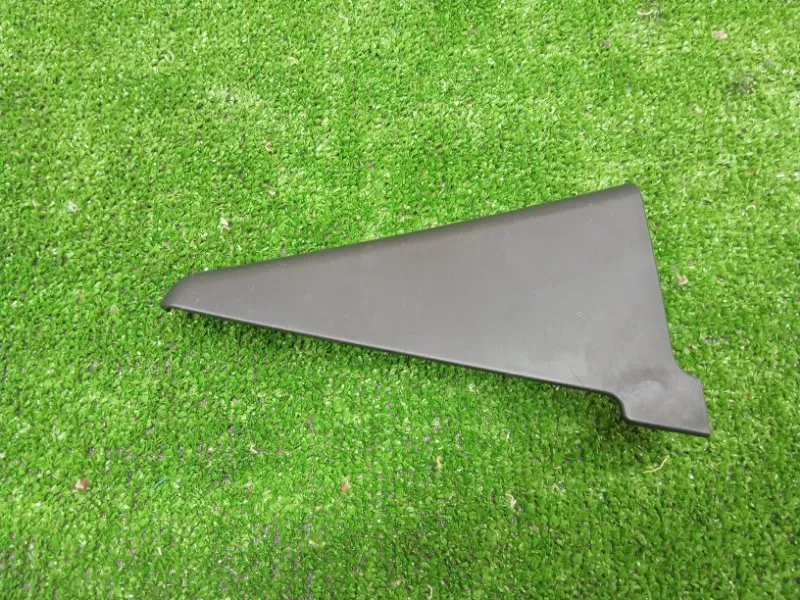 Уголок двери