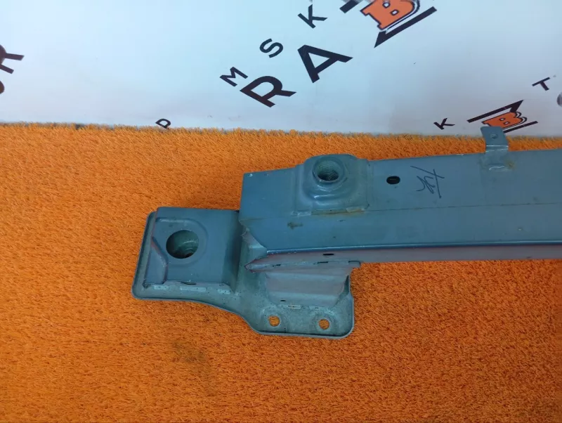 Усилитель бампера