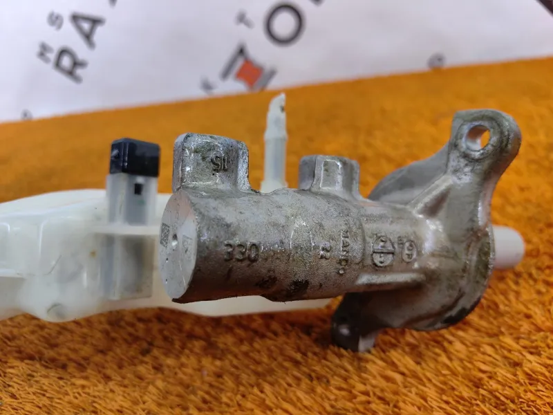 Главный тормозной цилиндр