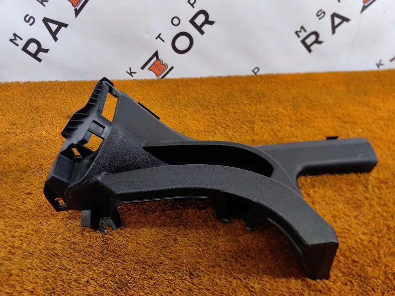 Накладка на порог салона