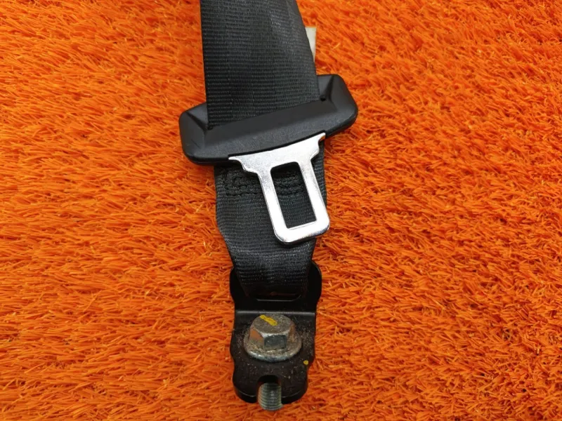 Ремень безопасности