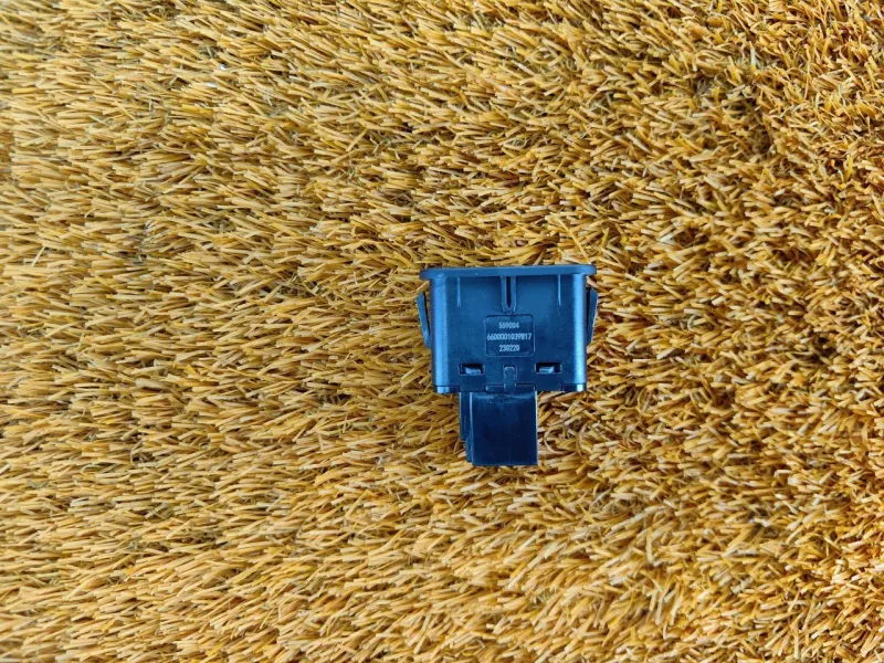 Кнопка багажника