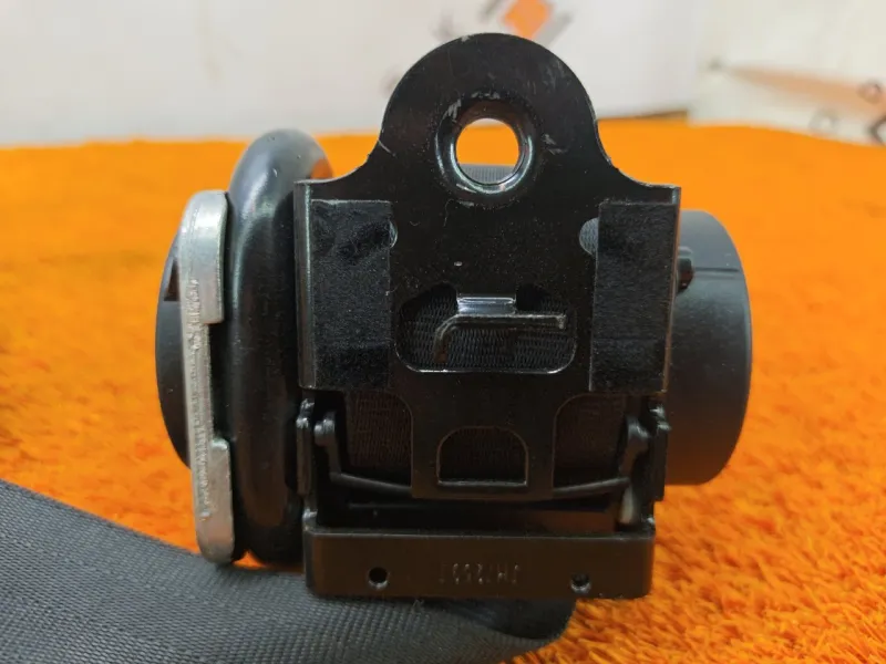 Ремень безопасности