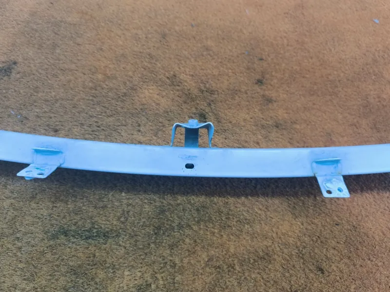 Усилитель бампера