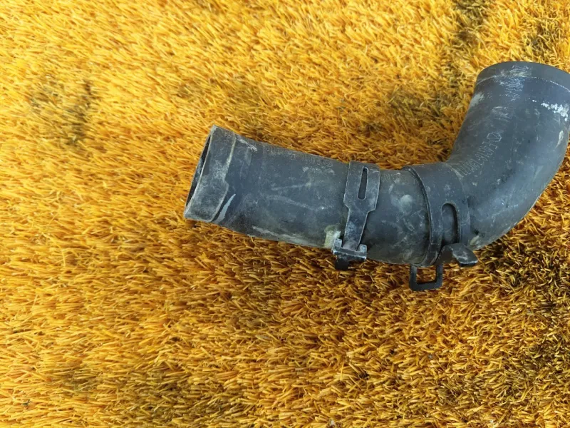 Патрубок радиатора