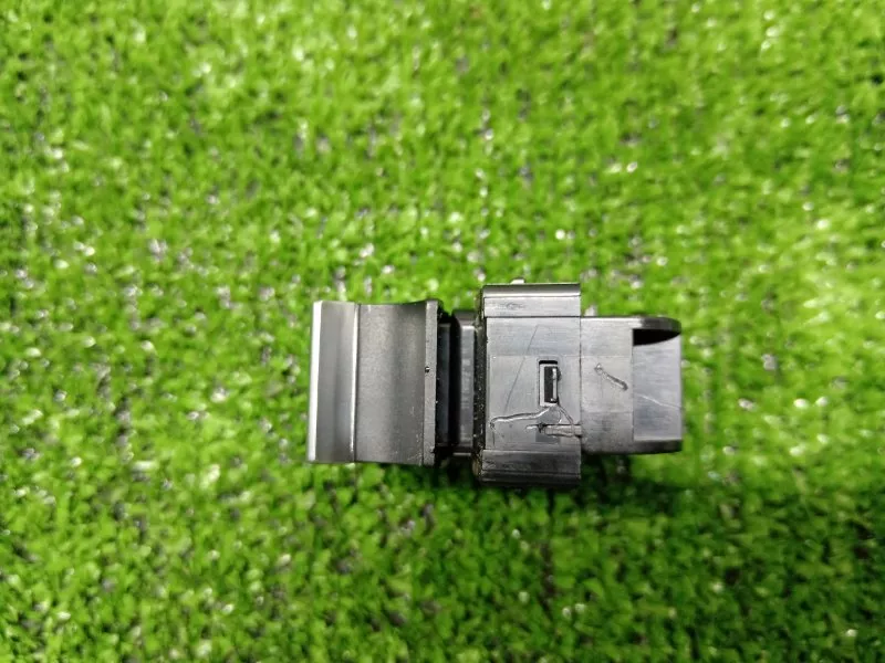 Кнопка стеклоподъемника