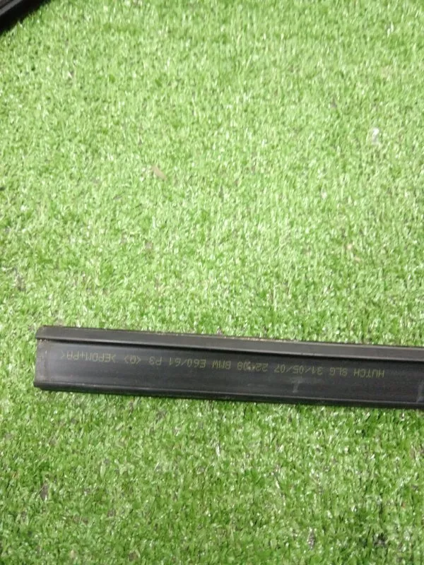 Уплотнитель стекла двери