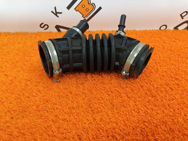 Патрубок воздушного фильтра