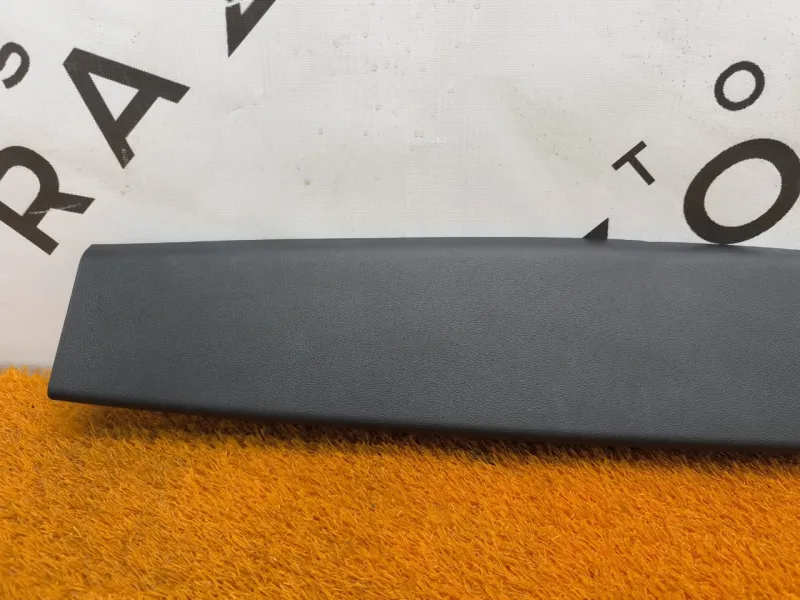 Накладка крышки багажника