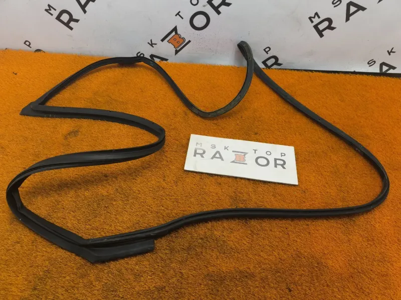 Уплотнитель двери