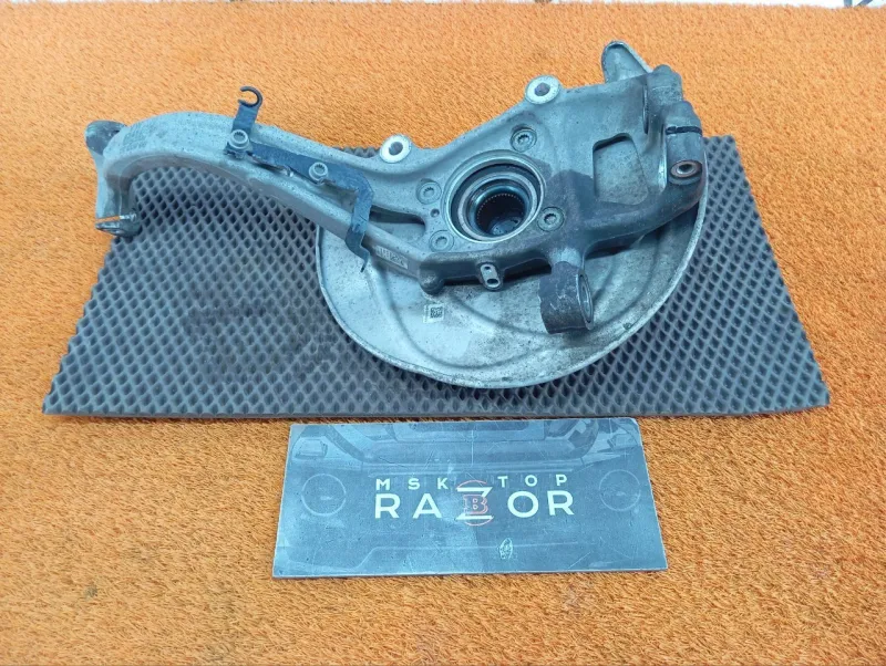 Кулак поворотный