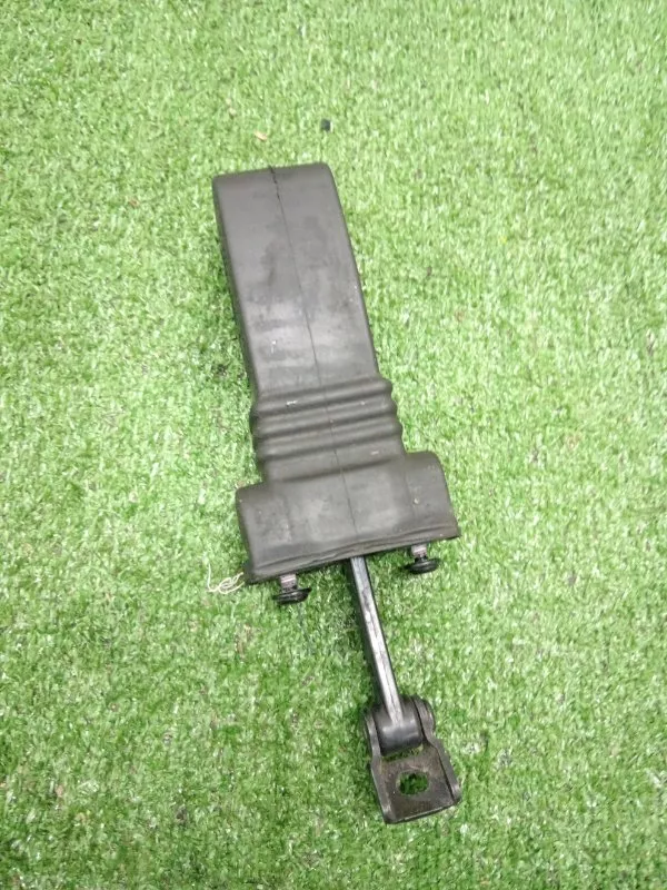 Ограничитель двери