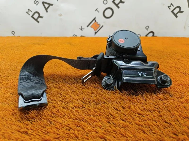 Ремень безопасности