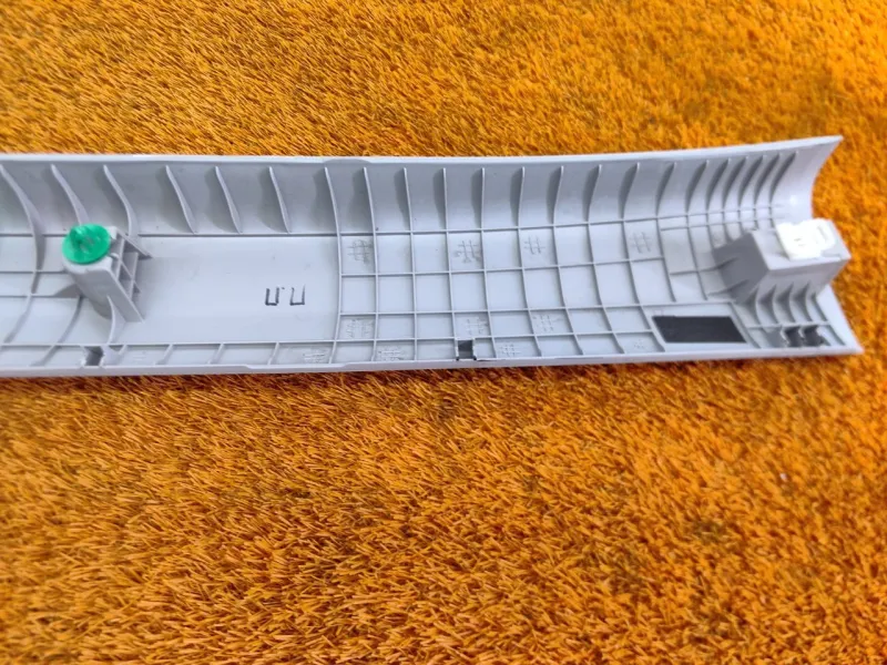 Накладка на стойку кузова