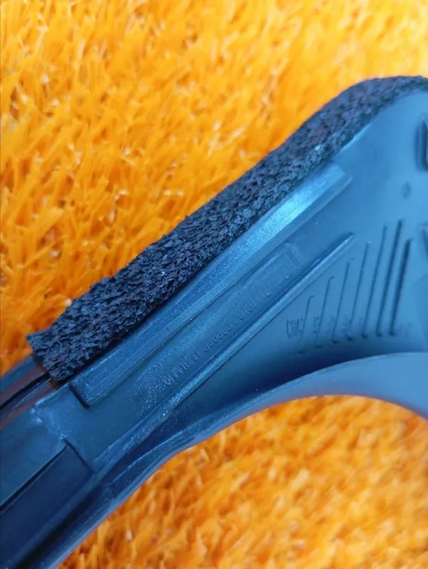 Уплотнитель стекла двери