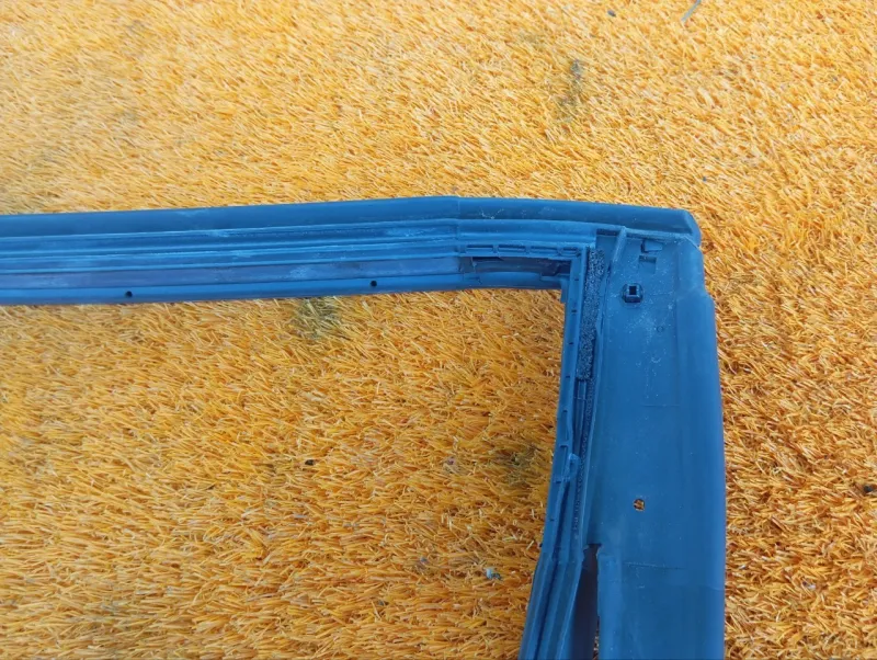 Уплотнитель двери