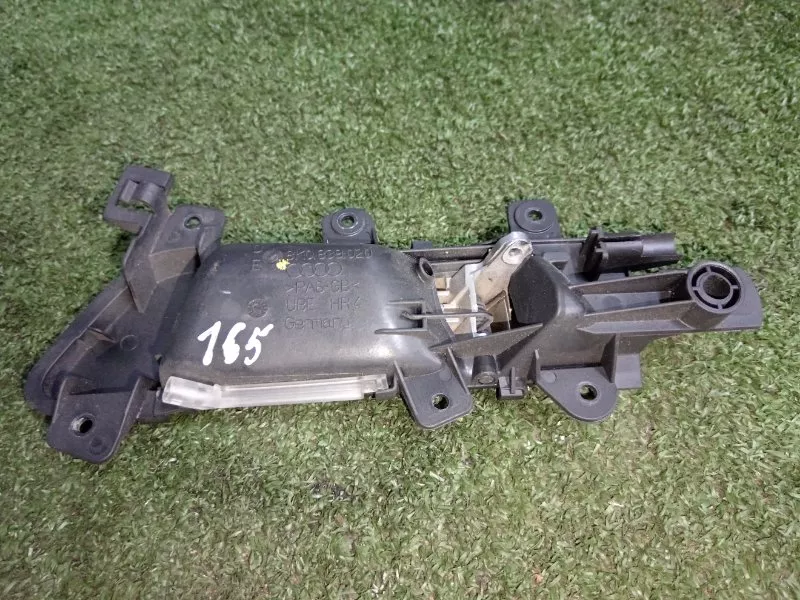Ручка двери внутренняя Audi A4 2012 8K0839020E B8, задняя правая