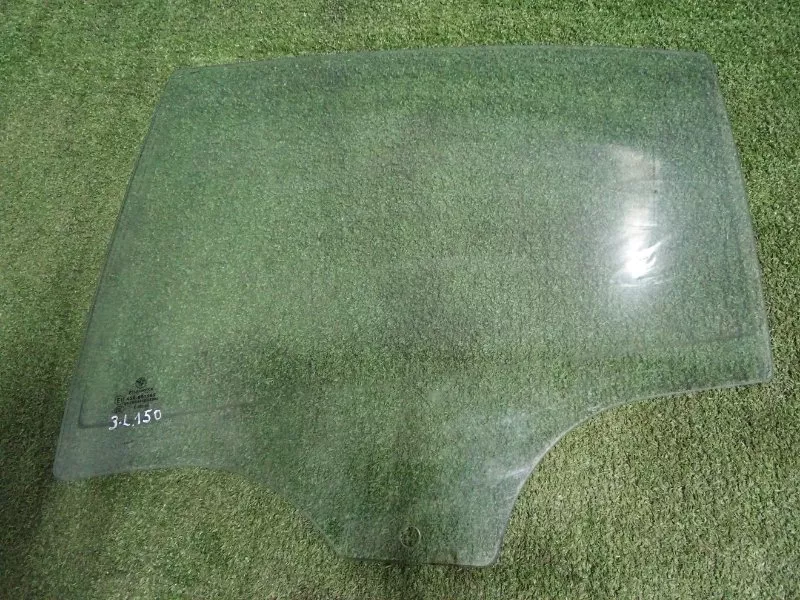 Стекло двери BMW 3-Series 2005 51347060267 E90, заднее левое