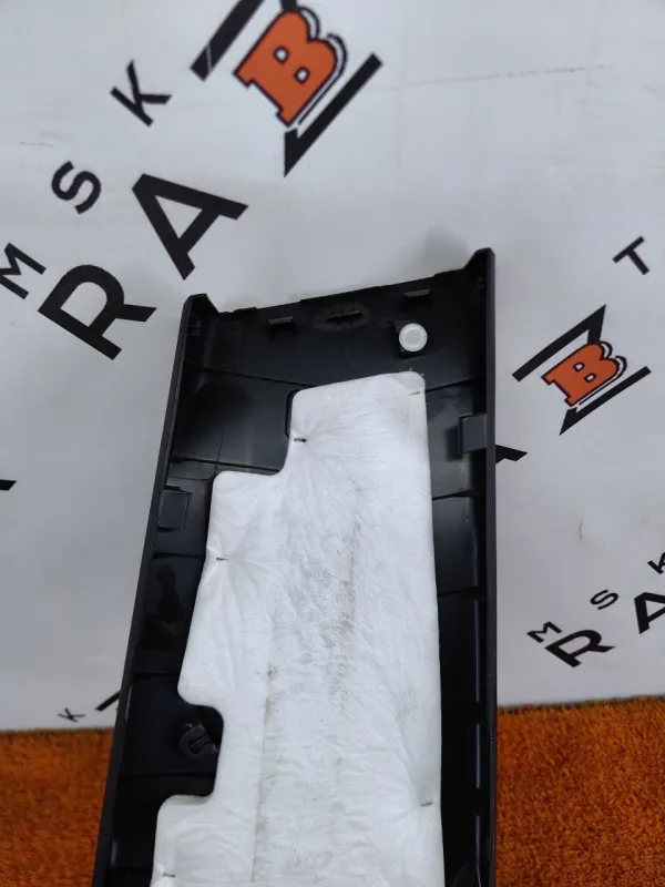 Обшивка стойки