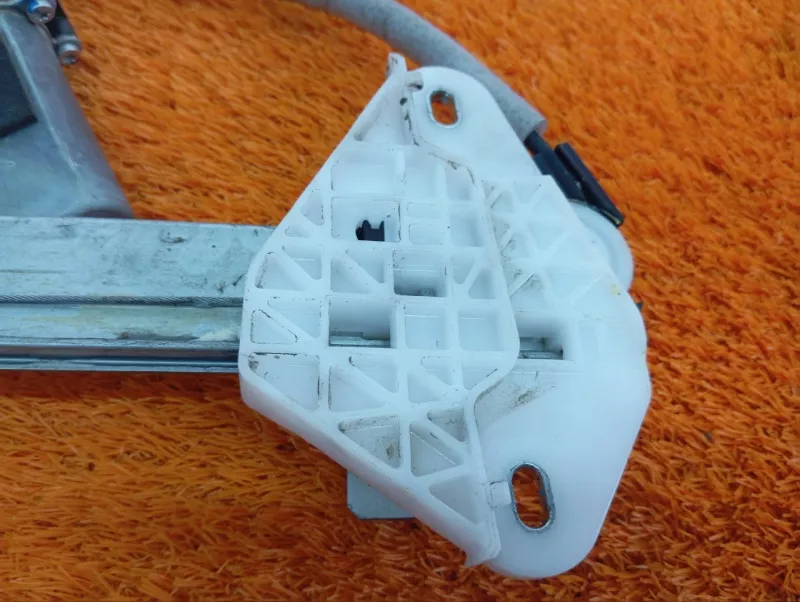 Стеклоподъемник