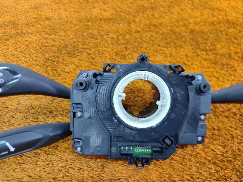 Подрулевой переключатель