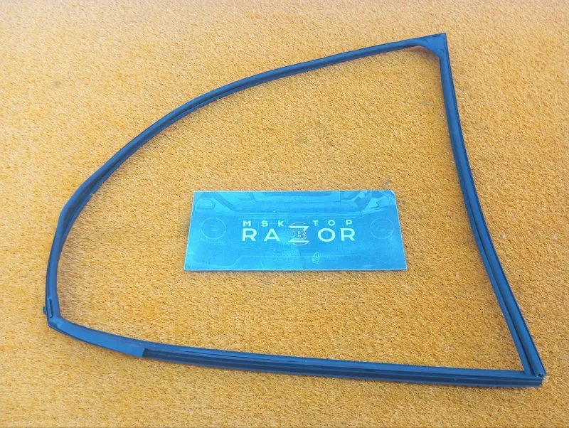 Уплотнитель стекла двери