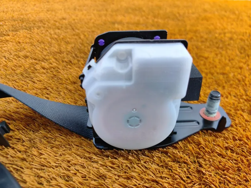 Ремень безопасности