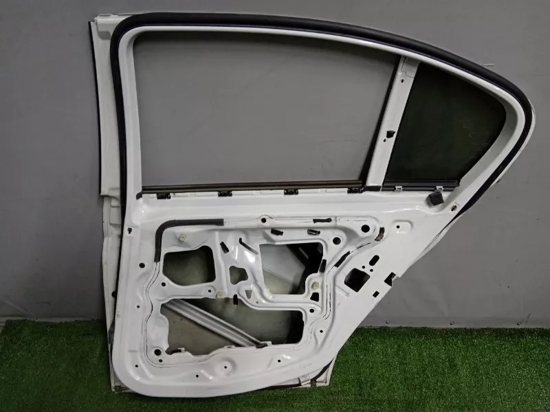 Дверь BMW 3-Series 2005 41007203648 E90, задняя правая