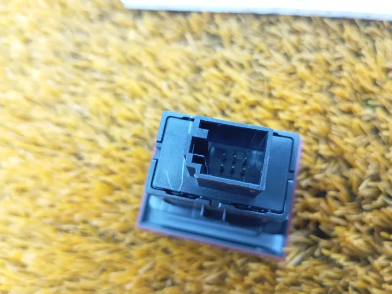 Кнопка аварийной сигнализации