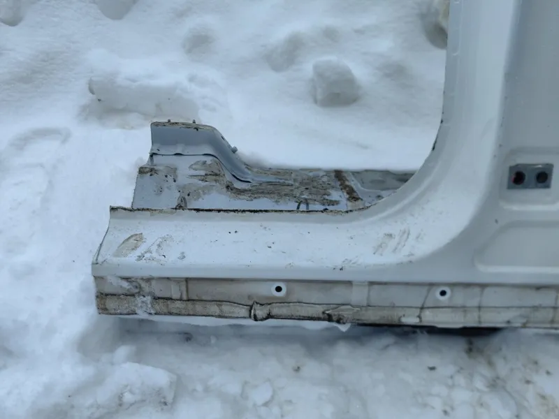 Порог с центральной стойкой