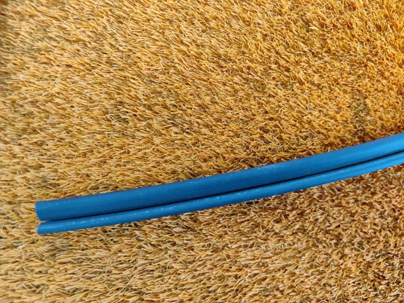 Уплотнитель стекла двери