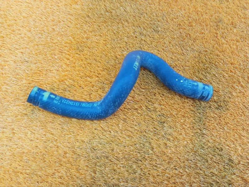 Патрубок системы охлаждения