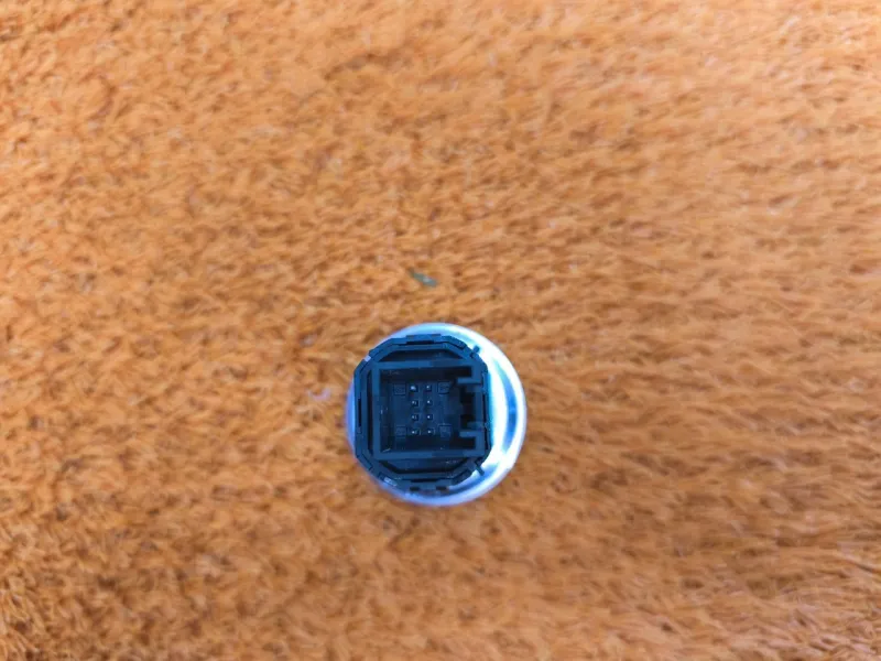 Кнопка запуска двигателя