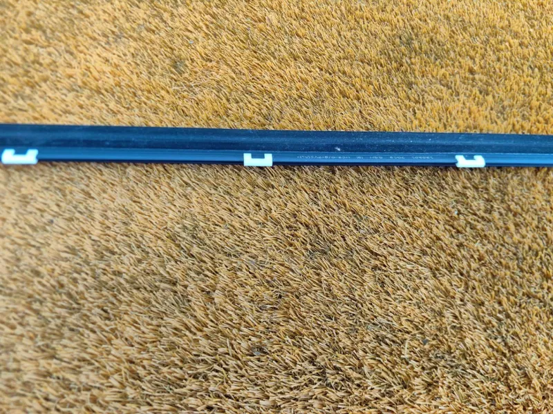 Молдинг стекла