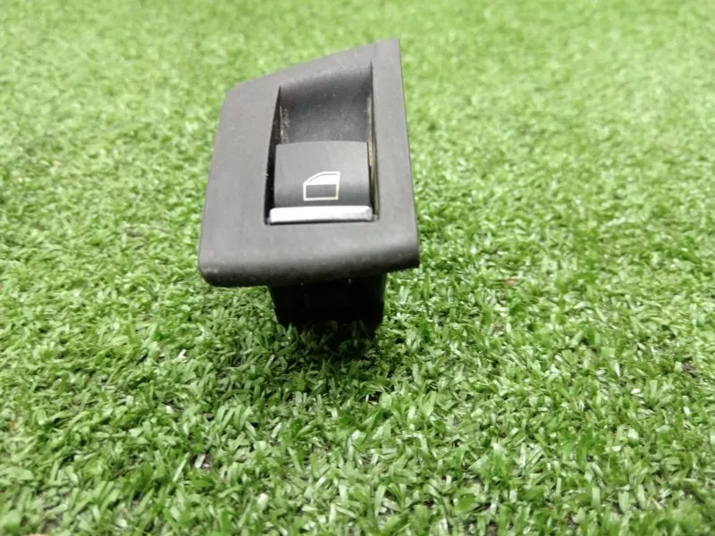 Кнопка стеклоподъемника