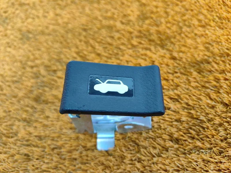 Ручка открывания капота