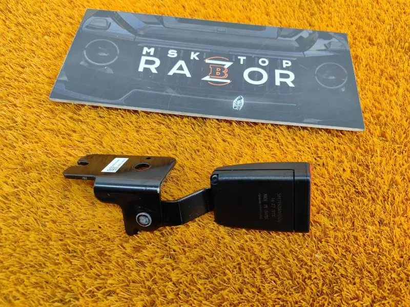 Ответная часть ремня безопасности