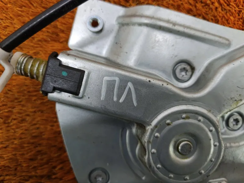 Стеклоподъемник