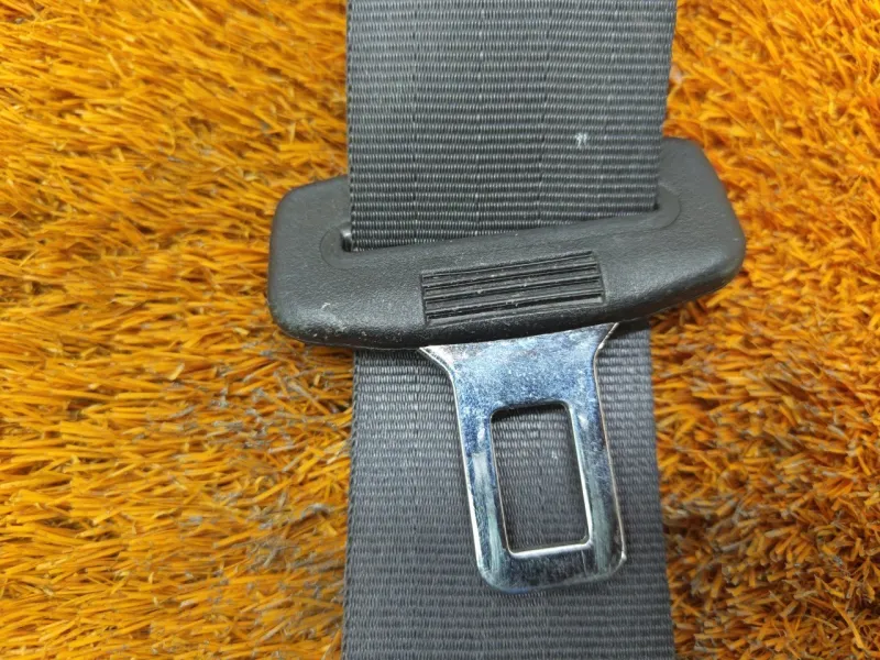 Ремень безопасности