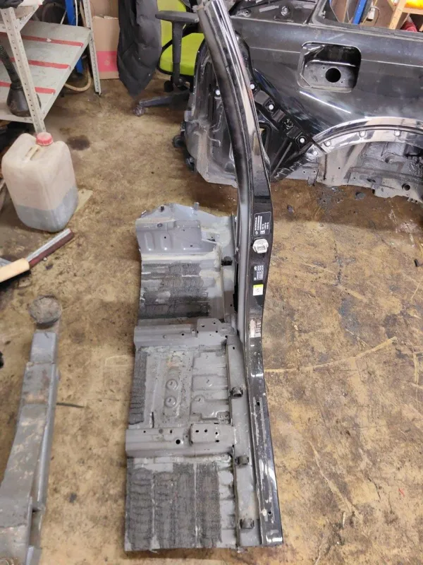 Порог с центральной стойкой