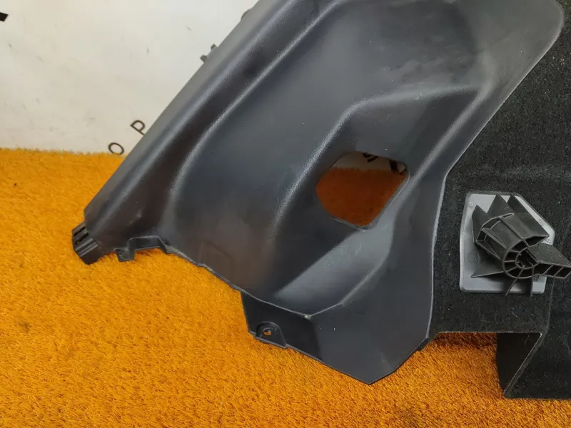 Обшивка багажника