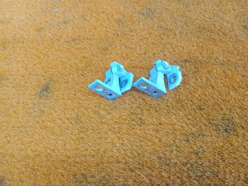 Петля двери