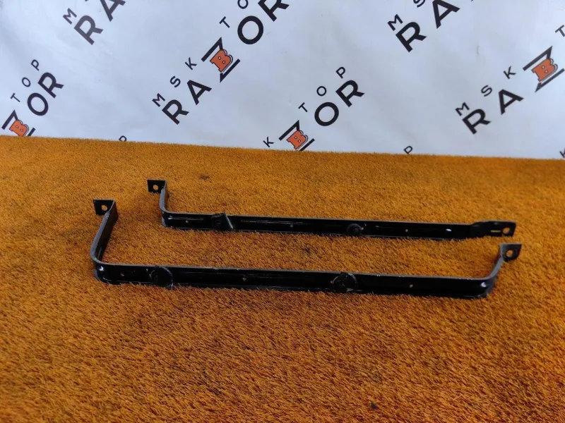 Крепление топливного бака (Кронштейн топливного бака)