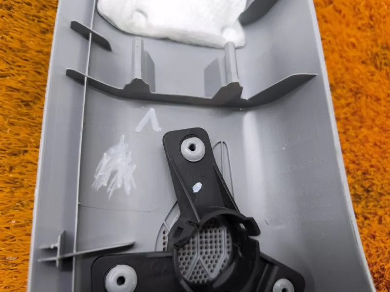 Накладка на стойку кузова