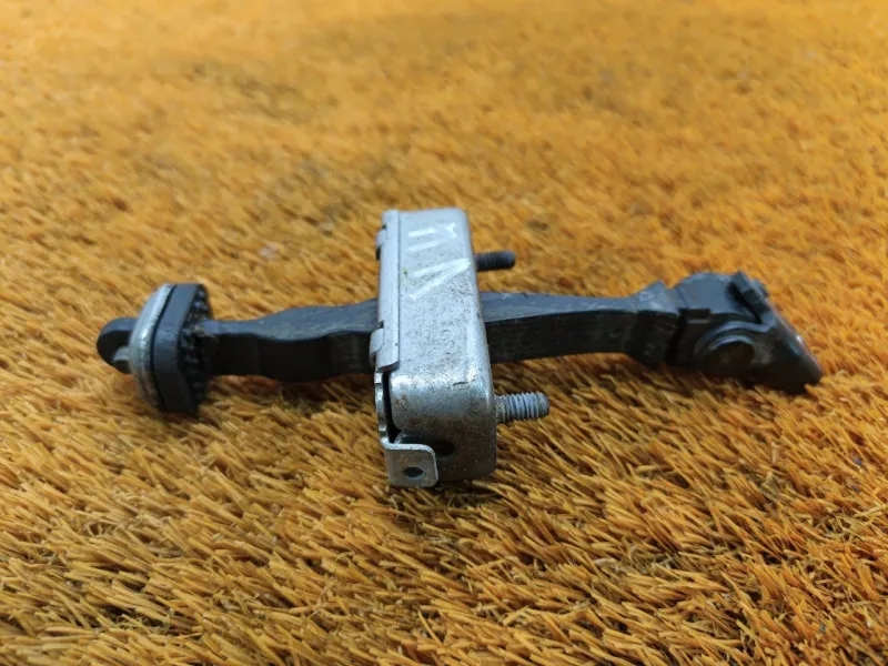 Ограничитель двери