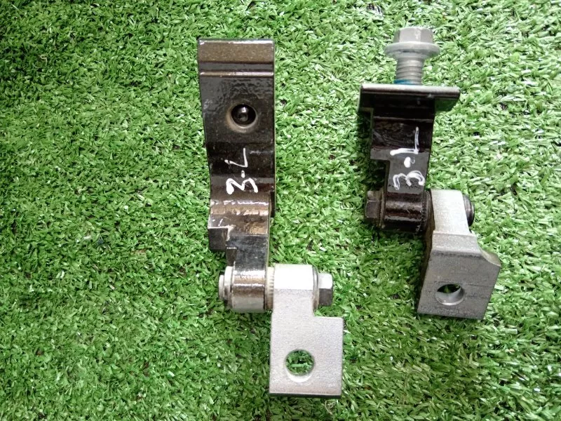 Петля двери