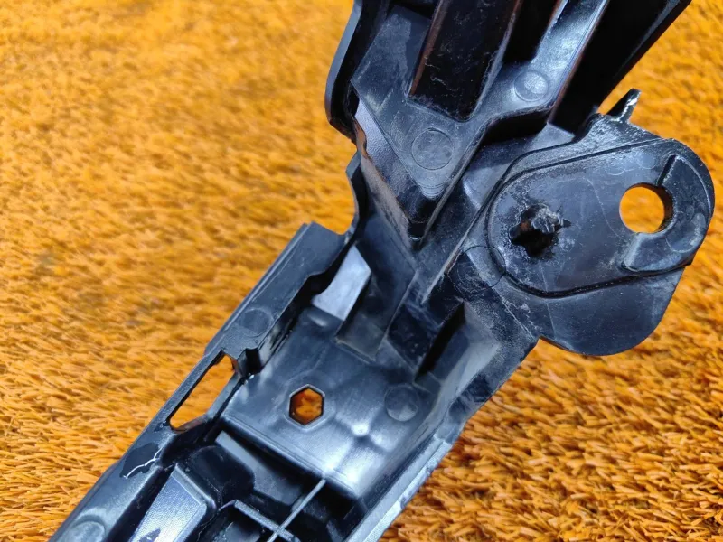 Кронштейн бампера