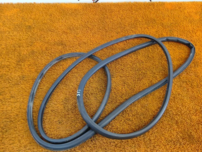 Уплотнитель двери